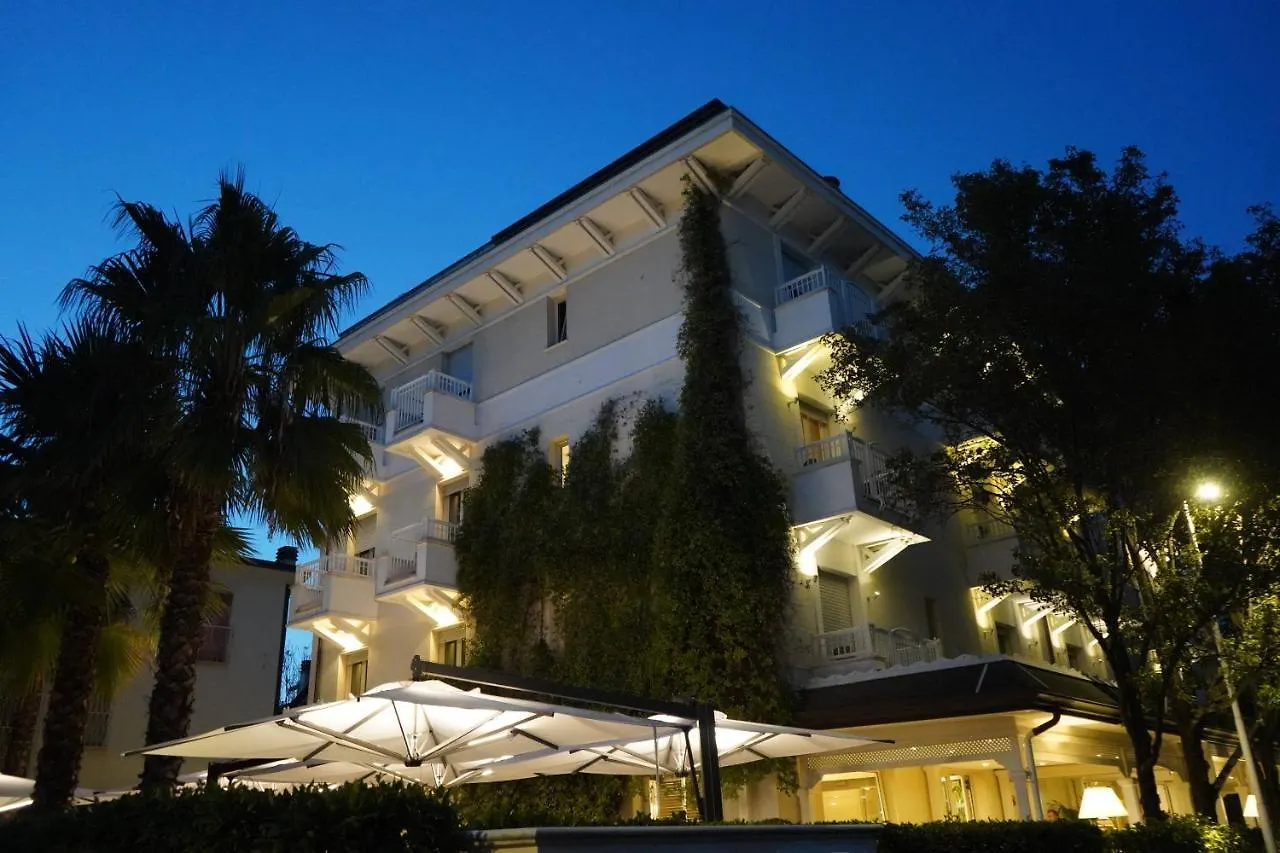 Hotel Maestrale Riccione Italy
