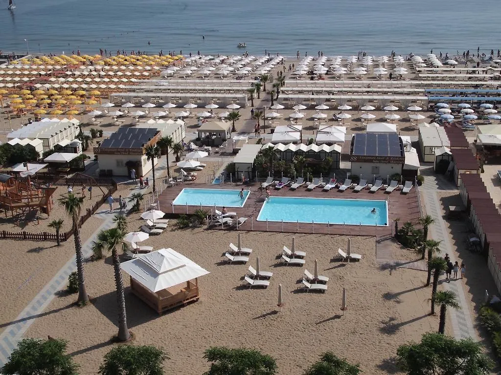 Hotel Maestrale Riccione 4*,